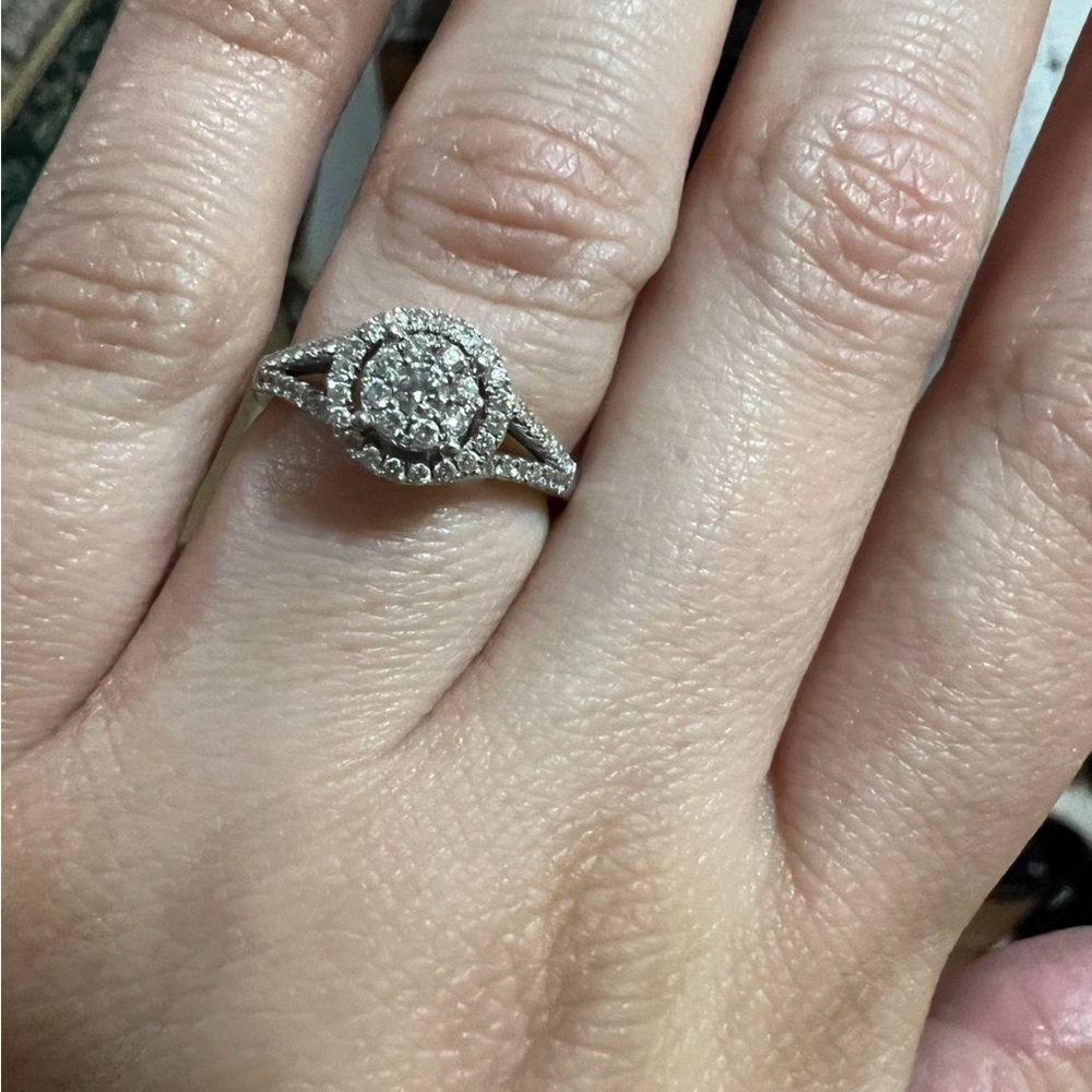 14k white gold cluster ring